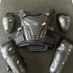 Kids Black Protective Armor Set - Chest, Elbow & Knee Guards
